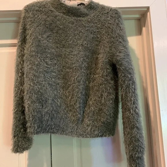 Sweater (eyelash) - Picture 1 of 3